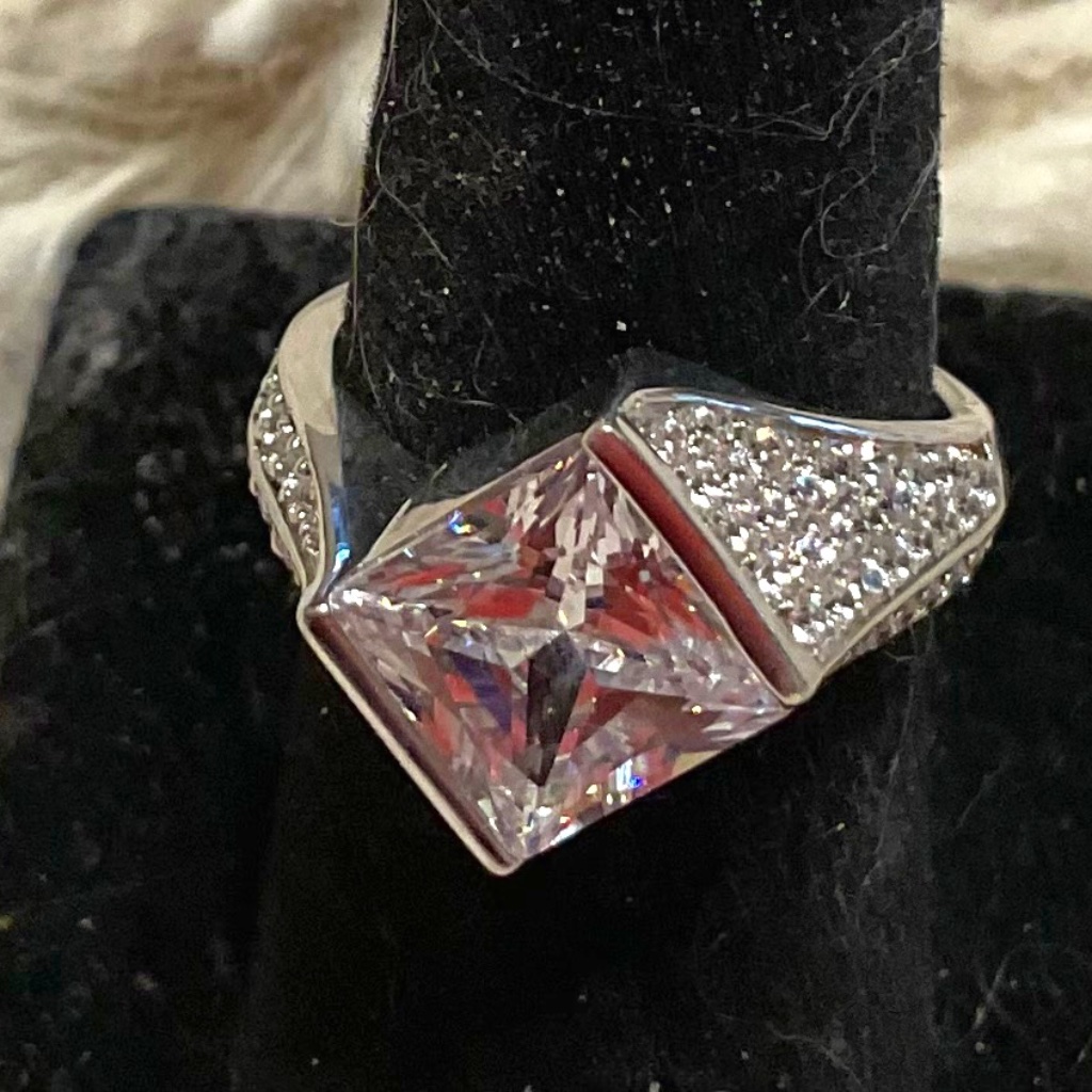 Stunning Diamonique And Platinum In Size 6